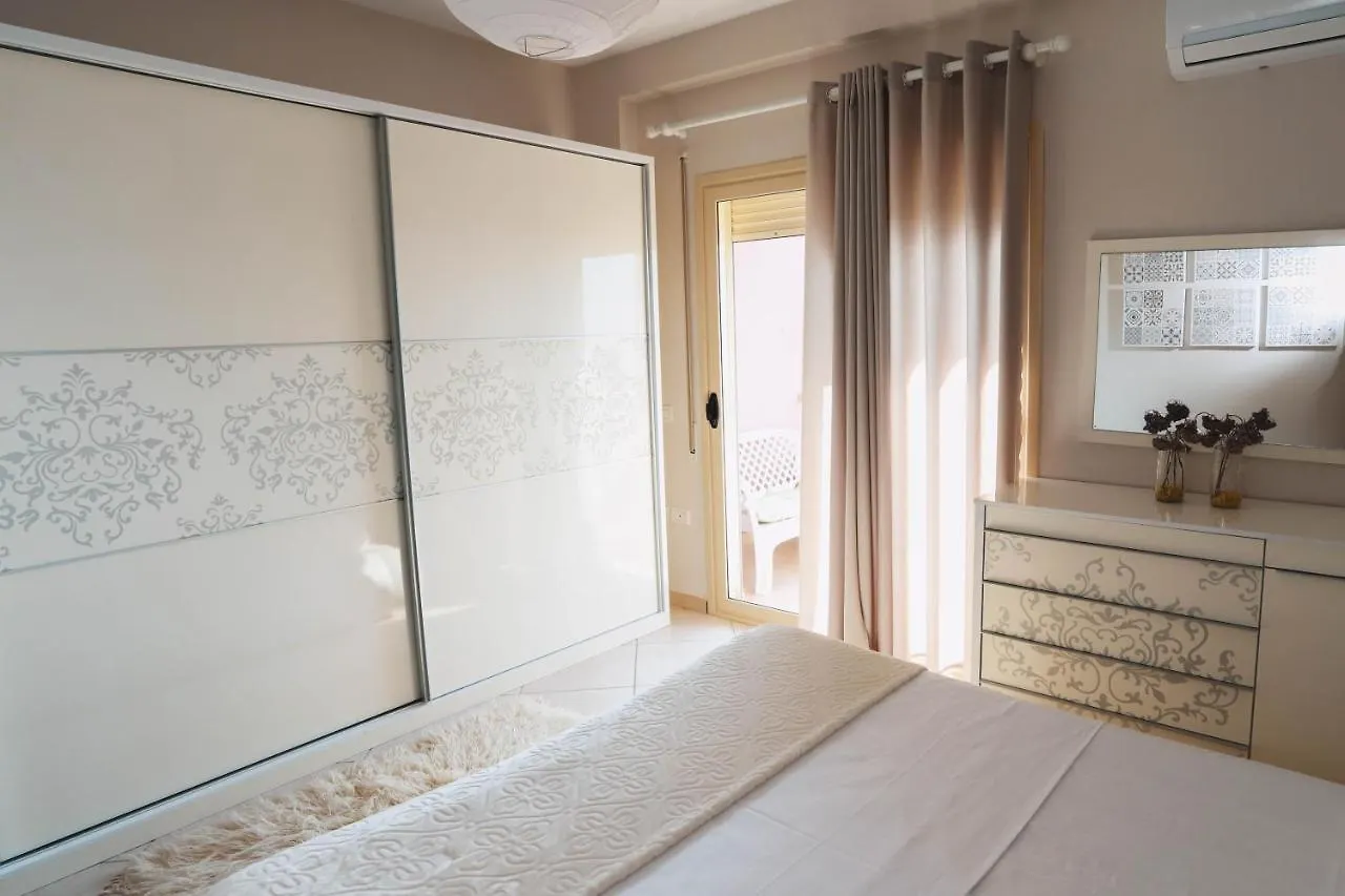 Large Apartment Near The Seaside Boulevard Lungomare Vlore 0*,